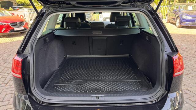 Volkswagen GOLF Variant 1.0 TSI Comfortline Business | Dealer onderhouden | Trekhaak |