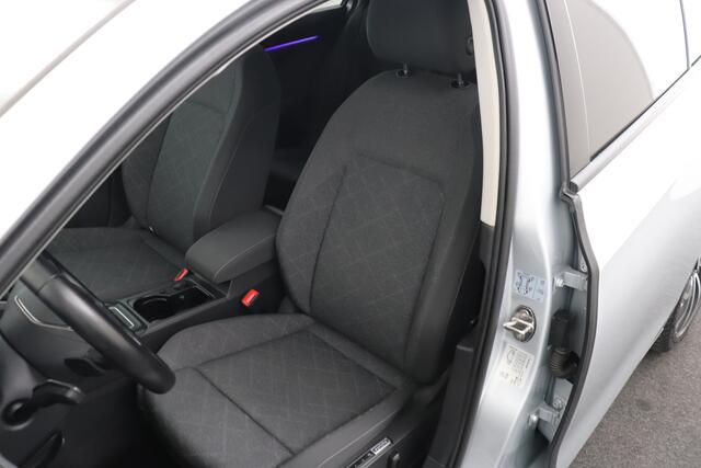 Volkswagen GOLF Variant 1.0 eTSI Business+ Memory Adapt. Cruise Sfeerverlichting