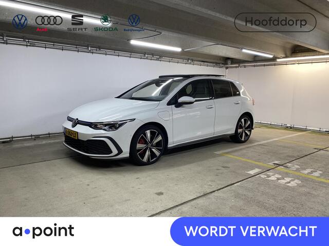 Volkswagen GOLF 1.4 eHybrid GTE 245 pk Automaat (DSG) | Navigatie | Panoramadak | Parkeersensoren (Park assist) | Achteruitrijcamera | Adaptieve cruise control | Stoelverwarming |