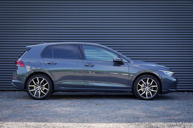 Volkswagen GOLF 1.5 TSI Style / Winterpack / Navi / Carplay / PDC