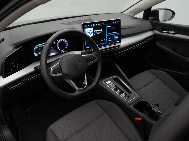 Volkswagen GOLF 1.5 eTSI 150 pk DSG Life Edition | Stuur-/stoelverwarming | Achteruitrijcamera | Adaptive Cruise | Apple Carplay / Android Auto