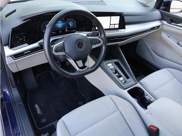 Volkswagen GOLF 1.5 eTSI Life Adaptive Cruise | Stoel&Stuurverwarming | Carplay/Android |