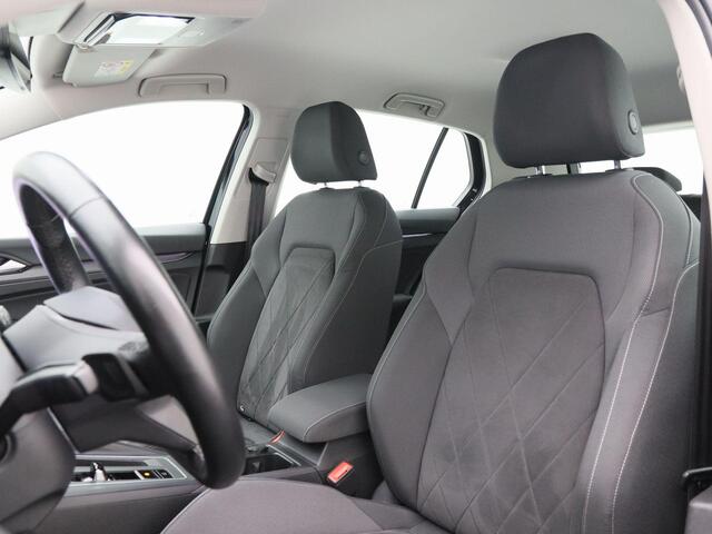 Volkswagen GOLF 1.5 eTSi 150 Pk Automaat Style | Adaptive Cruise | CarPlay | Navigatie | Bluetooth | Parkeersensoren | 17 Inch | 87.485 Km!!