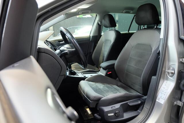 Volkswagen GOLF Variant 1.5 TSI Comfortline Business / LED / CarPlay / ergoActive / ACC