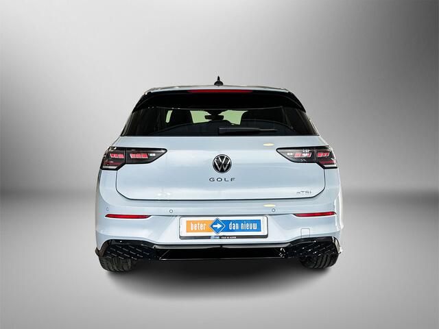 Volkswagen GOLF 1.5 eTSI R-Line / 18 inch lichtmetaal / Assistance Pakket / Matrix-ledkoplampen / Verwarmbare voorstoelen