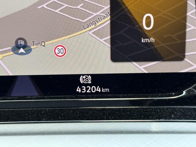 Volkswagen GOLF 1.0 eTSI Life Business PANO | KLIMA | NAVI | NARDO | BOVAG!!