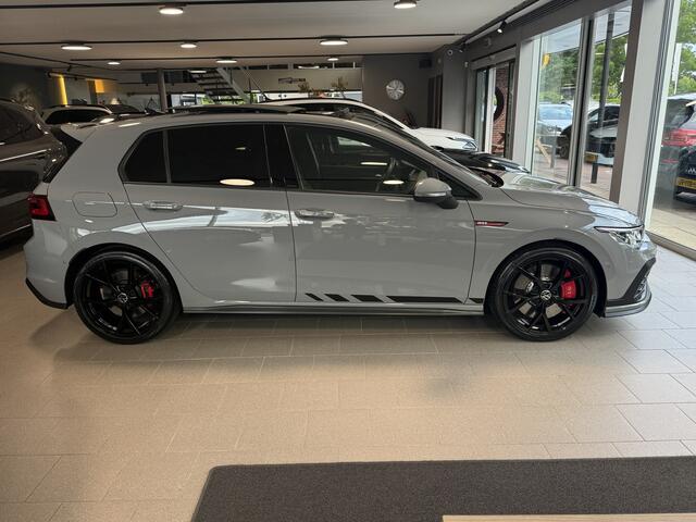 Volkswagen GOLF 2.0 TSI GTI Clubsport / Panoramadak / Camera / Head-up / 19'' / IQ Lights / Keyless / Dodehoek / DAB / Stoelverwarming / ACC