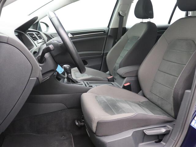 Volkswagen GOLF Variant 1.4 TSI Highline 125PK DSG Navi, Apple Carplay/Android Auto, Adaptieve Cruise Controle, Alarm, DAB+, Parkeersensoren voor en achter, Clima, Trekhaak, 17" LM Velgen
