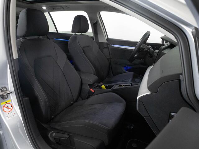 Volkswagen GOLF Variant 1.0 eTSI Life DSG | LED | Panoramadak | Camera | Stoel & stuur verwarming | Navigatie | Side assist |