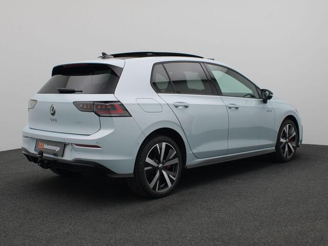Volkswagen GOLF 1.5 eHybrid GTE 272PK DSG Pano-Schuifdak, Black Style, DCC, Keyless, 360gr. Camera, Side Assist, Head-Up Display, Matrix LED-verlichting, Stoel-Stuurverwarming, Adaptieve Cruise, Trekhaak, 18" LM Velgen