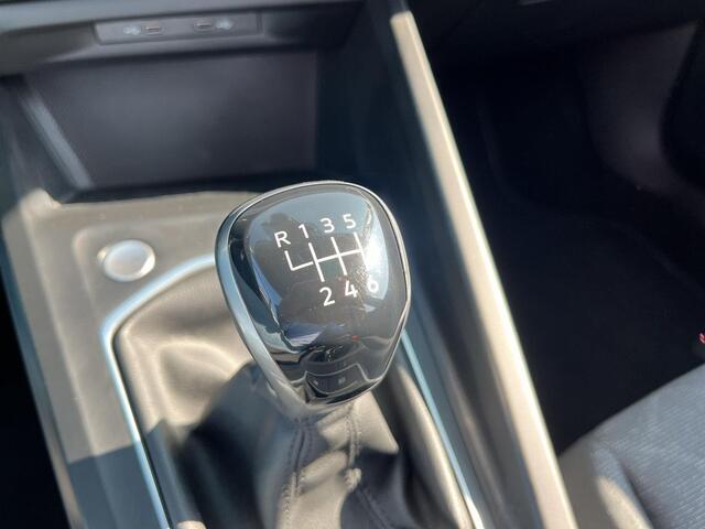 Volkswagen GOLF 1.5 TSI Life Business | 130Pk | Navi | Clima | A-Camera | App Connect | ACC | lane Assist |