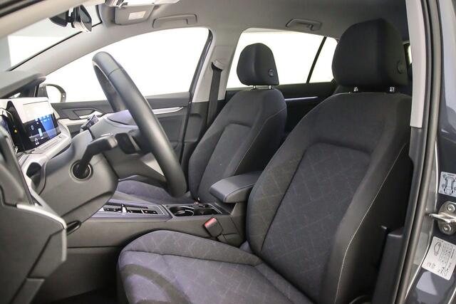 Volkswagen GOLF Life 1.5 eTSI 130pk DSG Automaat Adaptive cruise control, Achteruitrijcamera, LED koplampen, DAB, Radio, Stuurwiel verwarmd, Airco, App connect, Parkeersensoren, Stoelverwarming