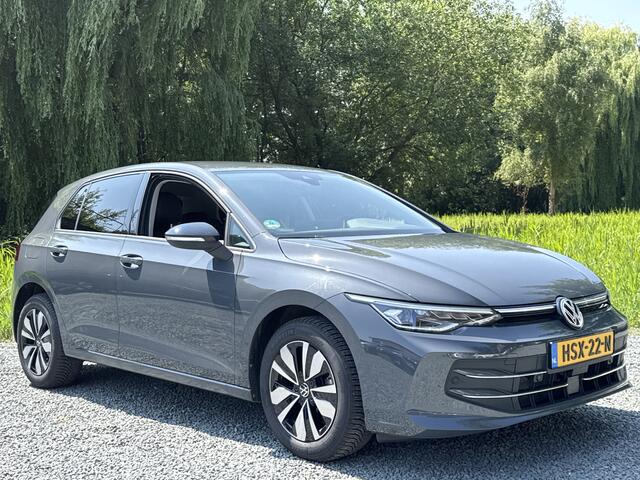 Volkswagen GOLF 1.5 TSI LIFE BUSINSS VIRTUAL/NAVI/TREKHAAK