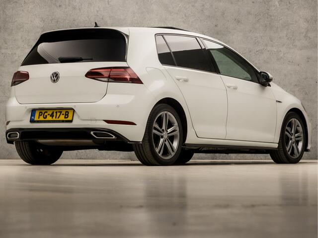 Volkswagen GOLF 1.0 TSI R-Line Sport (SCHUIFDAK, VIRTUAL COCKPIT, APPLE CARPLAY, DYNAUDIO, GROOT NAVI, ALCANTARA SPORTSTOELEN, ADAPTIVE CRUISE, LED KOPLAMPEN, KEYLESS, ADAPTIVE CRUISE, GETINT GLAS, PARKEERSENSOREN, NIEUWSTAAT)