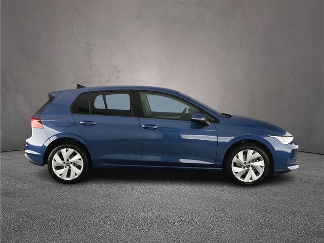 Volkswagen GOLF Life Edition 1.5 TSI eHybrid 204pk DSG Automaat Adaptive cruise control, Achteruitrijcamera, Stuurwiel verwarmd, Parkeersensoren, Stoelverwarming, App connect