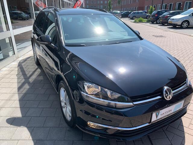 Volkswagen GOLF Variant 1.0 TSI Highline, automaat , navigatie, app connect.