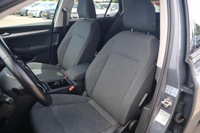 Volkswagen GOLF 2.0 TDI Style 150PK Automaat Virtual Cockpit Sfeerverlichting Navigatie Adaptive Cruise 18 inch R Line Velgen Carplay Android PDC