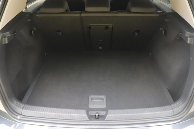 Volkswagen GOLF 2.0 TDI Style 150PK Automaat Virtual Cockpit Sfeerverlichting Navigatie Adaptive Cruise 18 inch R Line Velgen Carplay Android PDC