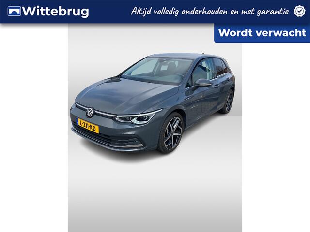 Volkswagen GOLF 1.5 TSI Style / Navigatie / App connect / Memory seat / Camera / Parkeersensoren V+A / Lichtmetaal 18 inch /