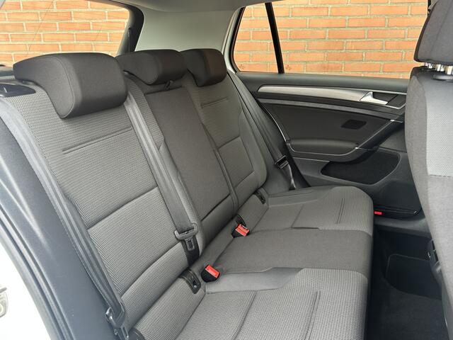 Volkswagen GOLF 1.0 TSI Comfortline Betrouwbare Klasse met een Glimlach!