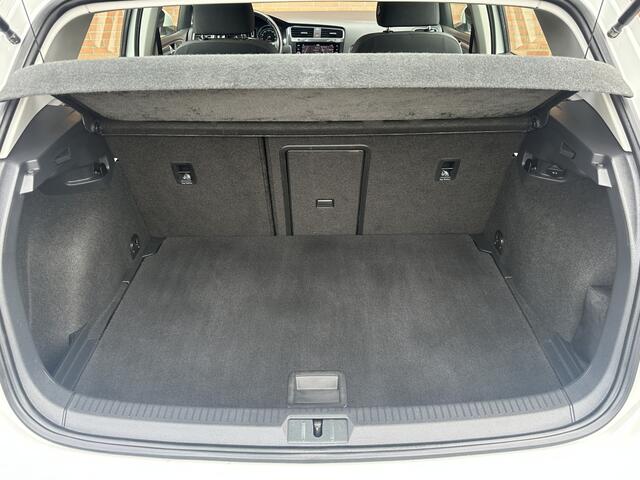Volkswagen GOLF 1.0 TSI Comfortline Betrouwbare Klasse met een Glimlach!