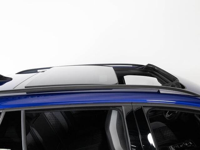 Volkswagen GOLF Variant R-Line 1.5 eTSI 130 PK DSG | Panoramadak | LED Matrix IQ | Navigatie | Travel Assist | Stoel & Stuurwiel verwarming |