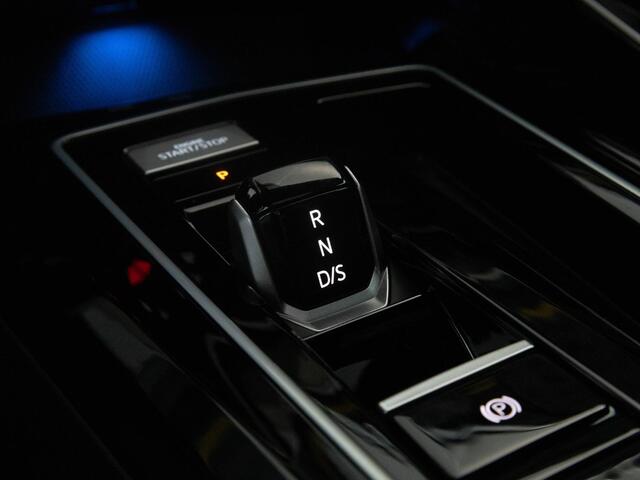 Volkswagen GOLF Variant R-Line 1.5 eTSI 130 PK DSG | Panoramadak | LED Matrix IQ | Navigatie | Travel Assist | Stoel & Stuurwiel verwarming |