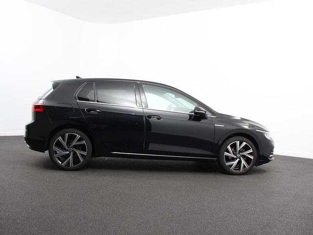 Volkswagen GOLF 1.5 eTSI 150pk DSG Style Climate control Adaptive cruise control Navigatie LED Sfeerverlichting Voorstoelen verwarmd Apple Carplay/ Android Auto Lichtmetalen Velgen