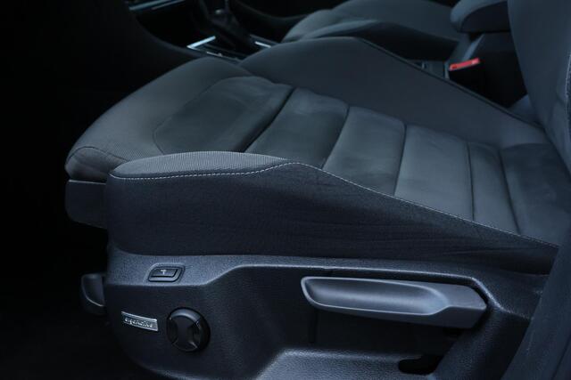 Volkswagen GOLF Variant 1.0 TSI Comfortline Business
