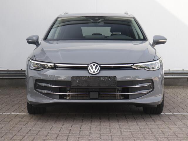 Volkswagen GOLF 1.5 eTSI Life Edition 8.5 | LED Plus | 360 Camera | Dodehoekdetectie | ErgoActive | Stoel- en Stuurverwarming | Travel Assist |
