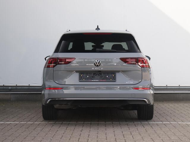 Volkswagen GOLF 1.5 eTSI Life Edition 8.5 | LED Plus | 360 Camera | Dodehoekdetectie | ErgoActive | Stoel- en Stuurverwarming | Travel Assist |