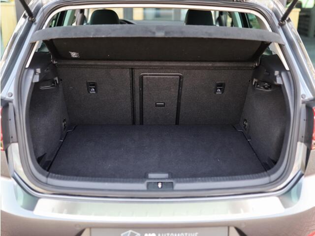 Volkswagen GOLF 1.5 TSI Highline Business R-Line | Stoelverw. | PDC | ACC