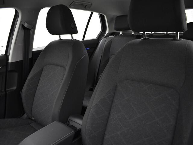 Volkswagen GOLF 1.0 eTsi 110pk DSG Life · Apple/Android Car Play · Navi · P-Sensoren · Sfeerverlichting · 16'' Inch · Garantie t/m 26-10-2026 of 100.000km
