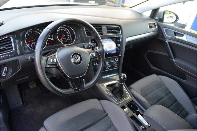 Volkswagen GOLF Variant 1.0 TSI Comfortline Carplay | Stoelverwarming | 1/2 Alcantara bekleding | NL auto