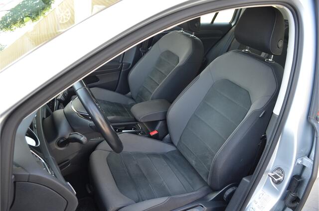 Volkswagen GOLF Variant 1.0 TSI Comfortline Carplay | Stoelverwarming | 1/2 Alcantara bekleding | NL auto