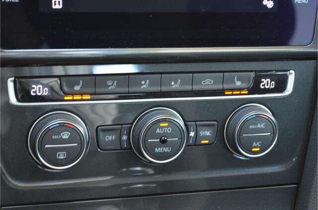 Volkswagen GOLF Variant 1.0 TSI Comfortline Carplay | Stoelverwarming | 1/2 Alcantara bekleding | NL auto