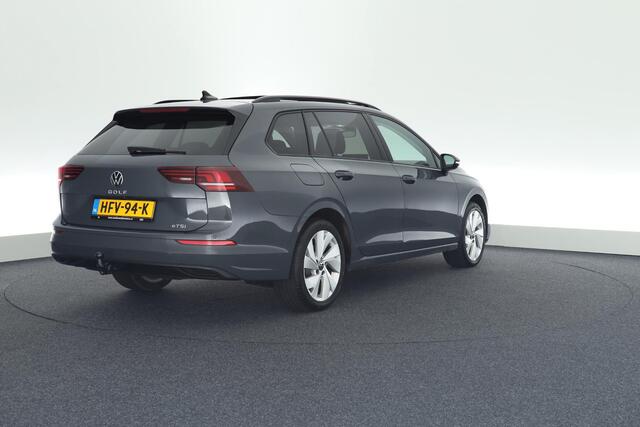 Volkswagen GOLF Variant 8.5 1.5 eTSI 150pk DSG Life Edition Panoramadak Trekhaak Camera Navigatie