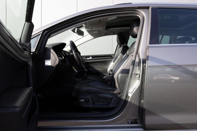 Volkswagen GOLF 1.4 TSI | R-LINE | PANO | CAMERA | NL-AUTO | SPORTSTOELEN | NAVI