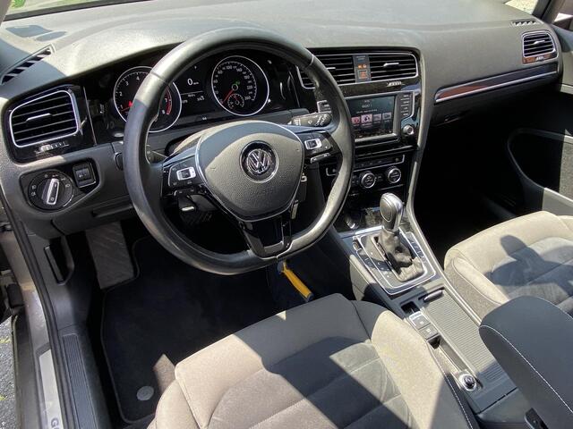 Volkswagen GOLF 1.4 TSi DSG7-automaat Highline met o.a. wegkl. trekhaak, parkeersensoren, sportstoelen, clima, etc.
