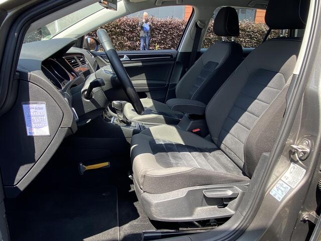 Volkswagen GOLF 1.4 TSi DSG7-automaat Highline met o.a. wegkl. trekhaak, parkeersensoren, sportstoelen, clima, etc.