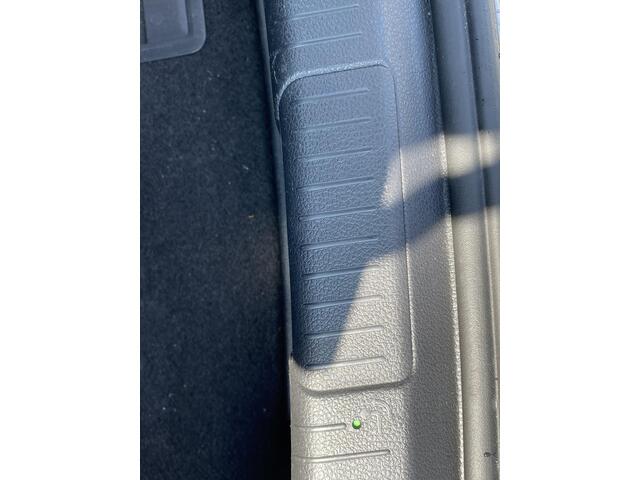 Volkswagen GOLF 1.4 TSi DSG7-automaat Highline met o.a. wegkl. trekhaak, parkeersensoren, sportstoelen, clima, etc.