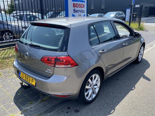 Volkswagen GOLF 1.4 TSi DSG7-automaat Highline met o.a. wegkl. trekhaak, parkeersensoren, sportstoelen, clima, etc.