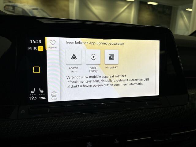 Volkswagen GOLF 1.5 eTSI 150pk DSG R-Line Business · Panoramadak · Apple/Android Car Play · Navi · P-Sensoren · Sfeerverlichting · 18'' Inch ·