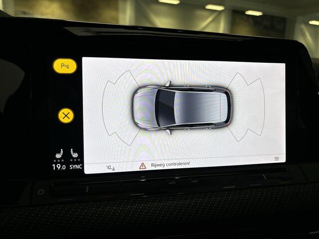 Volkswagen GOLF 1.5 eTSI 150pk DSG R-Line Business · Panoramadak · Apple/Android Car Play · Navi · P-Sensoren · Sfeerverlichting · 18'' Inch ·