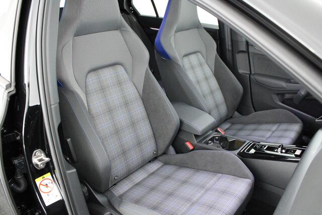 Volkswagen GOLF 1.5 272pk eHybrid GTE Trekhaak 360Camera Head-Up Panoramadak Keyless Navigatie