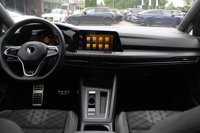 Volkswagen GOLF 1.5 eTSI R-Line / Panoramadak / Camera / Matrix LED / 18'' / Navigatie / DAB / ACC / Stoelverwarming
