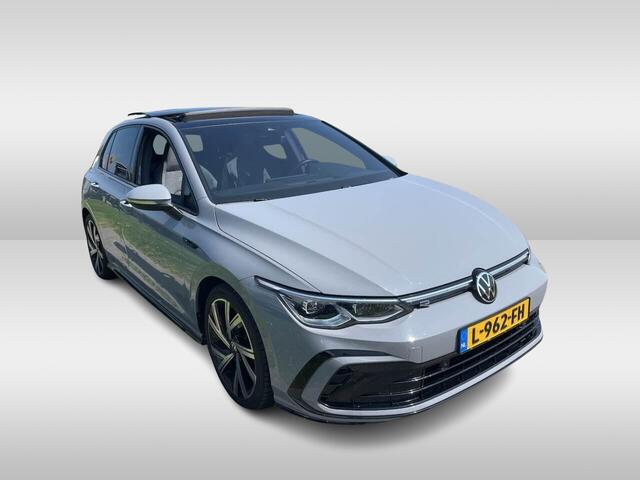 Volkswagen GOLF 1.5 eTSI R-Line / Panoramadak / Camera / Matrix LED / 18'' / Navigatie / DAB / ACC / Stoelverwarming