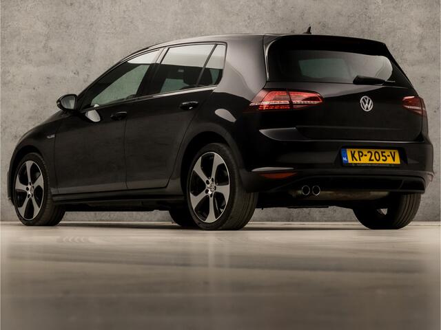 Volkswagen GOLF 1.4 TSI GTE Sport 204Pk Automaat (APPLE CARPLAY, NAVIGATIE, CLIMATE, LEDEREN SPORTSTOELEN, PARKEERSENSOREN, GETINT GLAS, CRUISE, NIEUWE APK, NIEUWSTAAT)