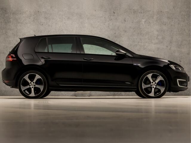 Volkswagen GOLF 1.4 TSI GTE Sport 204Pk Automaat (APPLE CARPLAY, NAVIGATIE, CLIMATE, LEDEREN SPORTSTOELEN, PARKEERSENSOREN, GETINT GLAS, CRUISE, NIEUWE APK, NIEUWSTAAT)