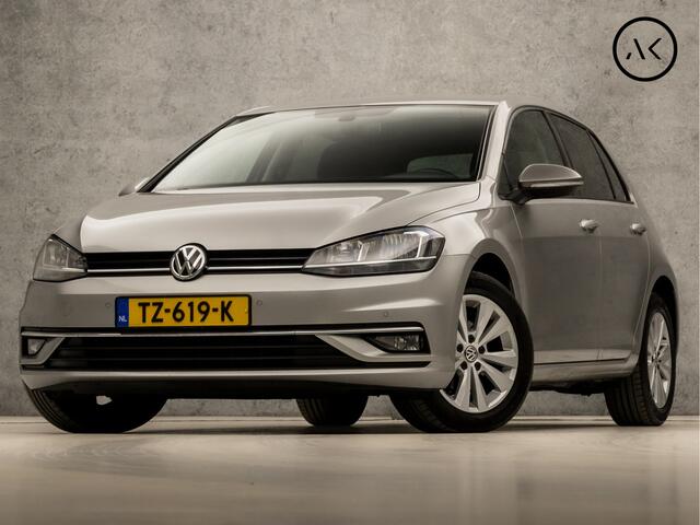 Volkswagen GOLF 1.0 TSI Sportline (APPLE CARPLAY, GROOT NAVI, CLIMATE, STOELVERWARMING, DYNAMISCHE KNIPPERLICHTEN, MASSAGE, ALCANTARA, ADAPTIVE CRUISE, PARKEERSENSOREN, GETINT GLAS, LM VELGEN, NIEUWSTAAT)